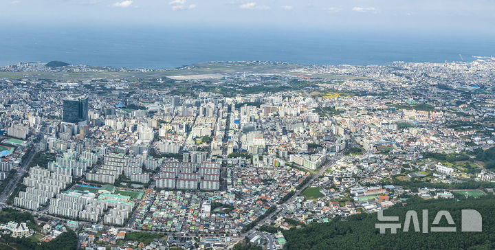 [제주=뉴시스] 임재영 기자 = 제주시 시가지 모습. (사진=뉴시스DB) ijy788@newsis.com