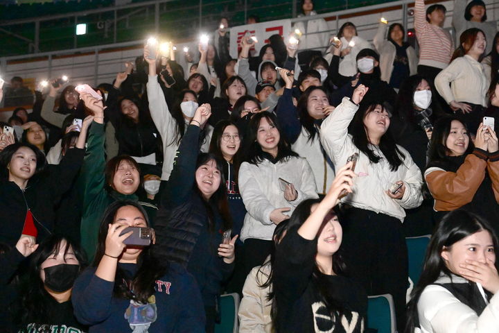 [진주=뉴시스]2023년 열린 고3 청소년 어울림 한마당.(사진=진주시 제공).2024.11.19.photo@newsis.com *재판매 및 DB 금지