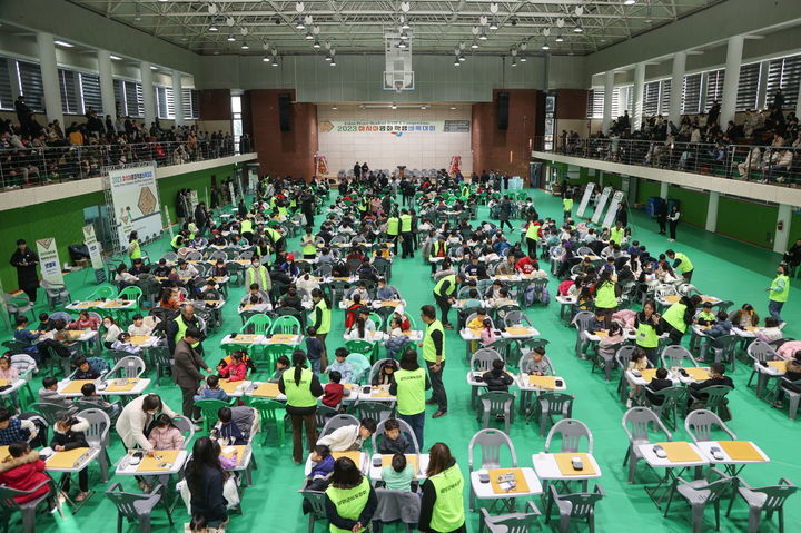 [양양=뉴시스] 지난해 아시아평화 학생바둑대회 모습. (사진=양양군 제공). photo@newsis.com *재판매 및 DB 금지