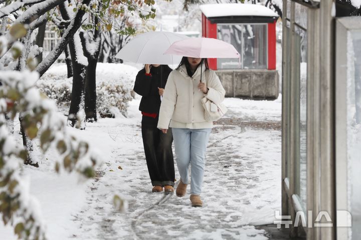 전북 동부 많은 눈…낮 6~10도 하늘 흐림