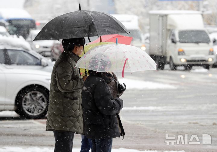 인천, 오전까지 최대 8㎝ 눈…평년기온 밑돌고 강풍까지