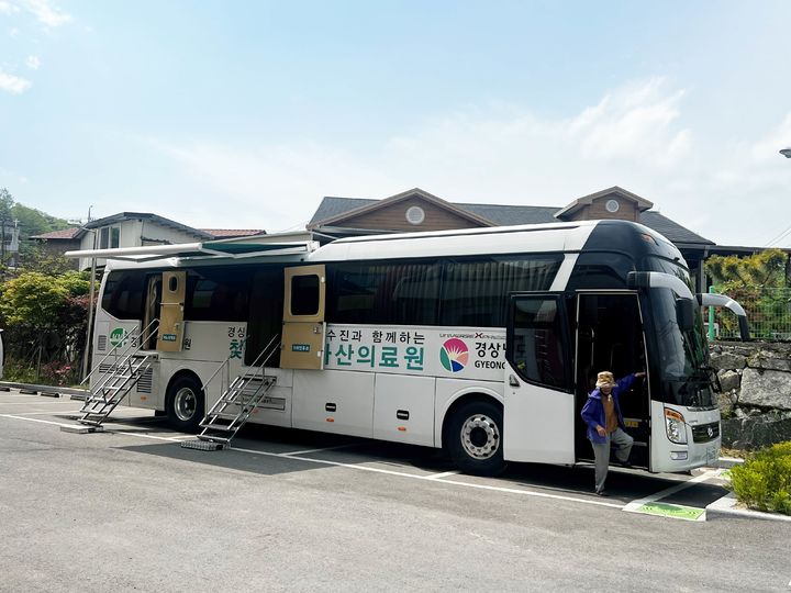 [함양=뉴시스] 함양군청 찾아가는 마산의료원 검진사업 경남닥터버스*재판매 및 DB 금지 *재판매 및 DB 금지