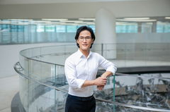 조현범 한국앤컴퍼니 회장, 'AX·제조혁신' 그룹 혁신회의 나서…"경영복귀 시동" 