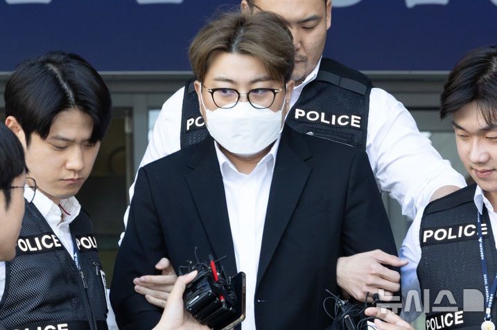 '음주 뺑소니' 김호중, 상고 포기…징역 2년6개월 확정 '음주 뺑소니' 김호중, 상고 포기…징역 2년6개월 확정