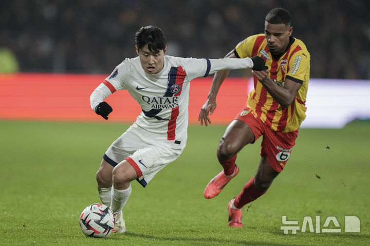 [랑스=AP/뉴시스] 프랑스 프로축구 리그앙 파리 생제르맹(PSG)의 이강인. 2025.01.18.
