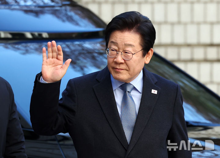 안철수 "이재명, 5개 재판 무죄받고 출마하라…대법 판결전 나오면 안돼"