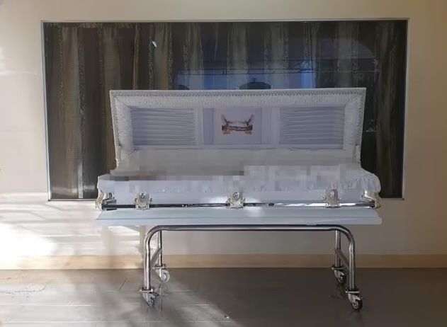 [부산=뉴시스] 피해자의 운구함. (사진=유족 제공) *재판매 및 DB 금지