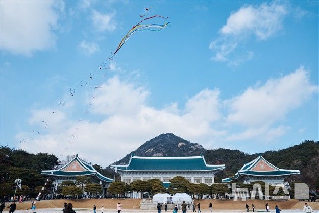 궂은 날씨에도 청와대, 6만 명 방문!