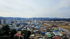 기본소득 주는 보은, 청주시 인구흡수…옥천군과 판박이