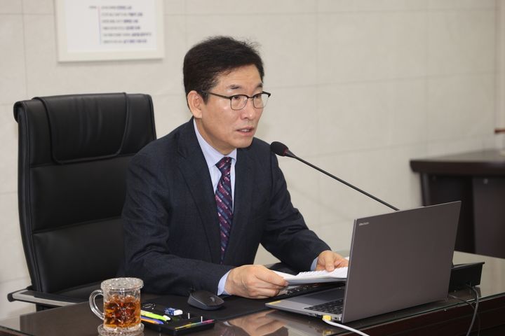 윤건영 교육감 "교사 존중 학교 문화 정착을"