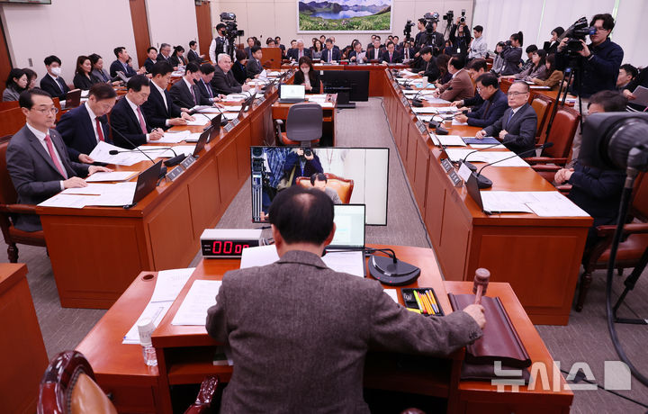 여 외통위, 美 민감국가 지정에 "야, 간첩법 개정 협조하라"