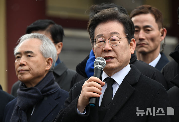 이재명 "친위 군사쿠데타 책임 묻는데 죽을 힘 다할 것"