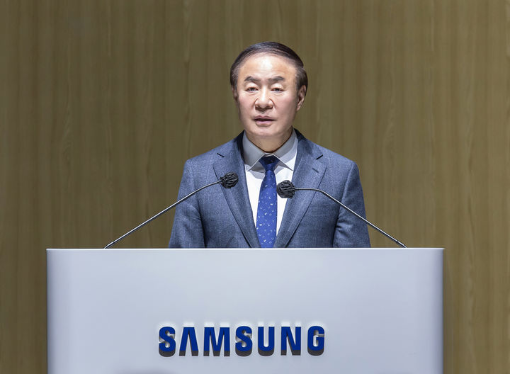 [서울=뉴시스]삼성전자 디바이스솔루션(DS)부문장 전영현 부회장이 19일 경기 수원컨벤션센터에서 열린 정기 주주총회에서 발언하고 있다. (사진 = 업체 제공) 2025.03.19. photo@newsis.com *재판매 및 DB 금지