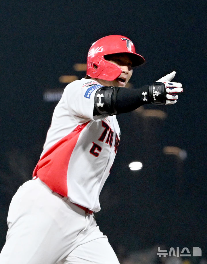 [오늘의 뉴스종합] KIA 나성범 연속 홈런, 세계태권도주니어선수권 대회 개막, NBA 필라델피아 엠비드 충수염 수술