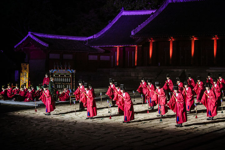 [서울=뉴시스] 종묘제례악 야간 공연 행사 사진 (사진=국가유산청 제공) 2025.04..03. photo@newsis.com *재판매 및 DB 금지