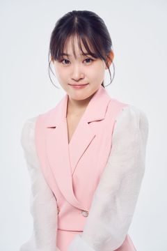 '트롯 요정'의 파격 변신…김다현, EDM 댄스곡 '까만 백조'로 컴백