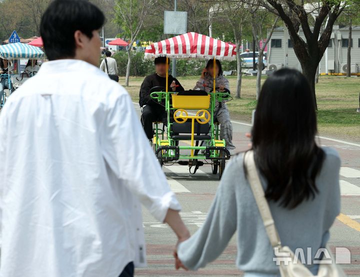 인천, 구름 많고 낮 기온 올라…"큰 일교차 주의"