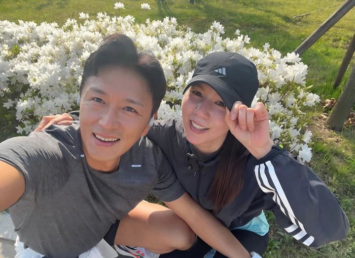 '시험관 시술 거부' 진태현, ♥박시은과 다정샷 