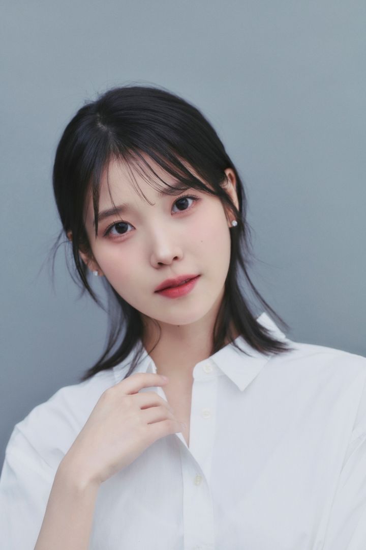 아이유, '베리즈'에 첫 글로벌 팬 커뮤 오픈…'팬 사랑' 또 증명