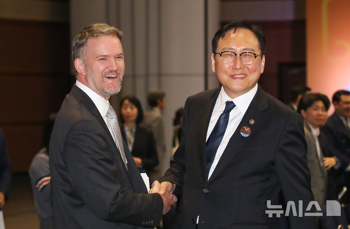 산업부, APEC 통상장관회의서 中·멕 등 8개국과 릴레이 면담
