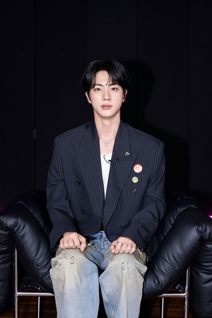 [서울=뉴시스] 방탄소년단 진. (사진 = 빅히트 뮤직 제공) 2025.05.14. photo@newsis.com *재판매 및 DB 금지