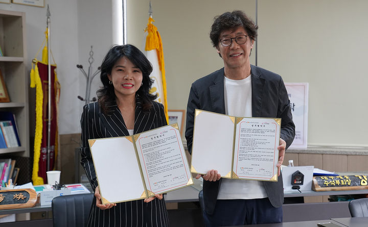 [대구=뉴시스] 대구 행복북구문화재단은 19일 대구미술협회와 지역 문화예술 발전을 위한 업무협약을 체결했다. (사진=행복북구문화재단 제공) 2025.05.19. photo@newsis.com *재판매 및 DB 금지