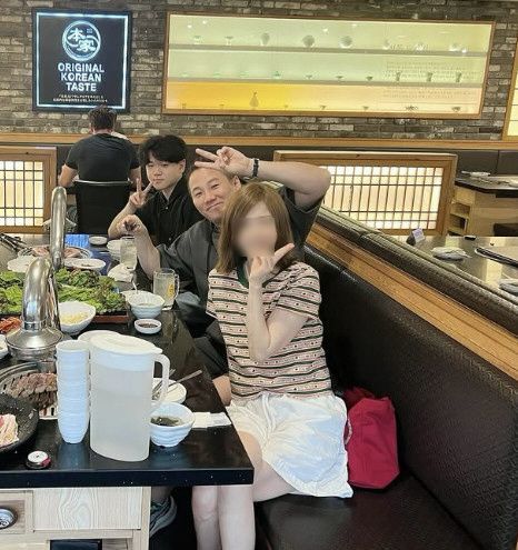 [서울=뉴시스] 가수 윤민수, 전처 김민지 씨, 그리고 아들 윤후와 여행을 즐겼다. (사진=김민지 씨 인스타그램 캡처) 2025.05.20 photo@newsis.com  *재판매 및 DB 금지