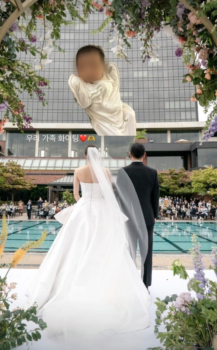 [서울=뉴시스] 손담비가 결혼 사진에 딸 해이 양의 모습을 더했다. (사진=손담비 인스타그램 캡처) 2025.05.22. photo@newsis.com *재판매 및 DB 금지