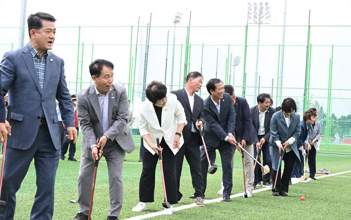 [거창=뉴시스] 거창군 제2스포츠타운 제2창포원 파크골프장 동시 준공식 (사진=거창군 제공) 2025. 05. 22. photo@newsis.com  *재판매 및 DB 금지
