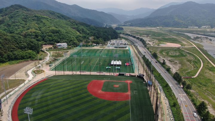 [거창=뉴시스] 거창군 제2스포츠타운 (사진=거창군 제공) 2025. 05. 22. photo@newsis.com  *재판매 및 DB 금지