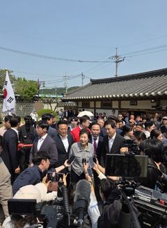 박근혜, 25일 육영수 생가 방문…'보수 대결집' 행보 주목