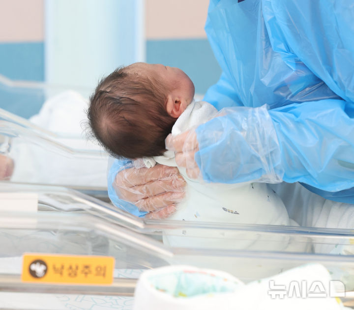 출생아수 증가세 이어질까…지역 경제 동향도 주목[경제전망대]