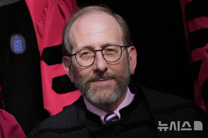 ​백악관 “정부 정책 준수 대학에 연구비 지원”…하버드대 이후 대학 길들이기  – 출장용접