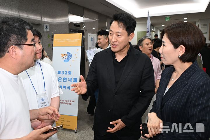 오세훈, 젊은연극제 개막식 참석…