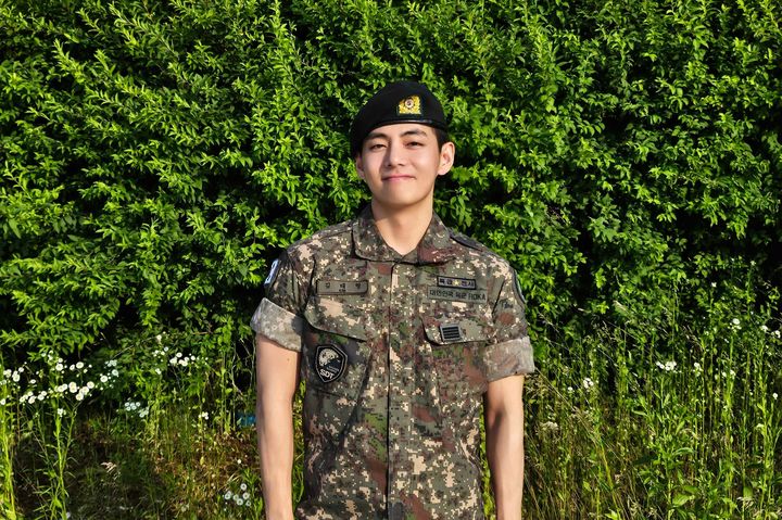 '52주 신고가 경신' 하이브…BTS 멤버 전역에 30만원대 마감(종합)[핫스탁]