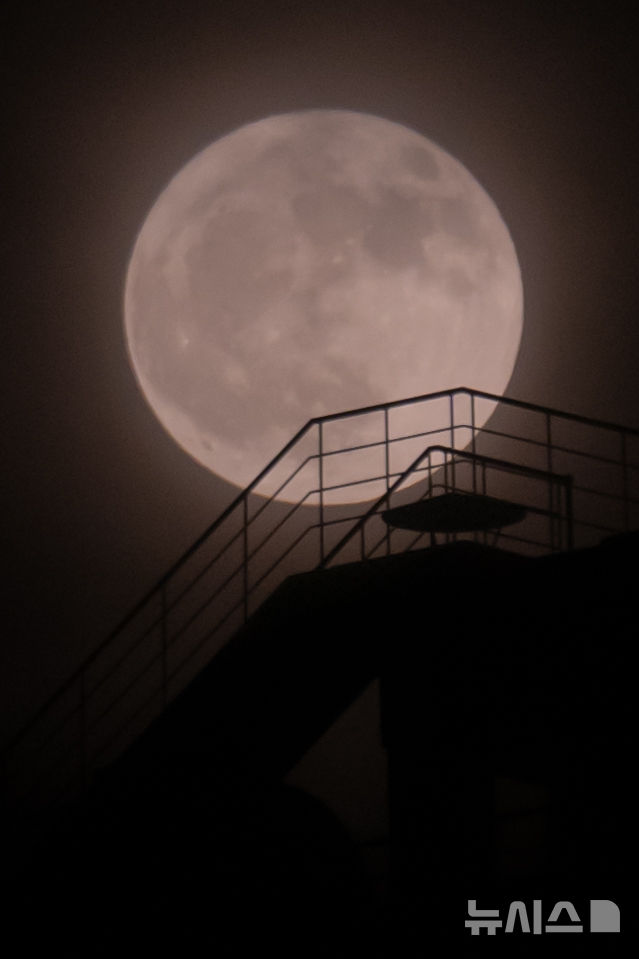 광주·전남 한가위 보름달, 구름 사이로 방긋 웃는다 – 탐정사무소 인천탐정사무소 서울탐정사무소