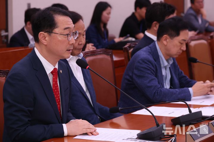 국힘 외통위 "이 대통령, 국익 해치는 즉흥적 발언 중단하라"