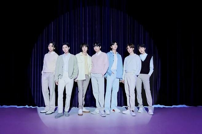 방탄소년단, 아미 앞서 다시 뭉쳤다…제이홉 방탄소년단, 아미 앞서 다시 뭉쳤다…제이홉