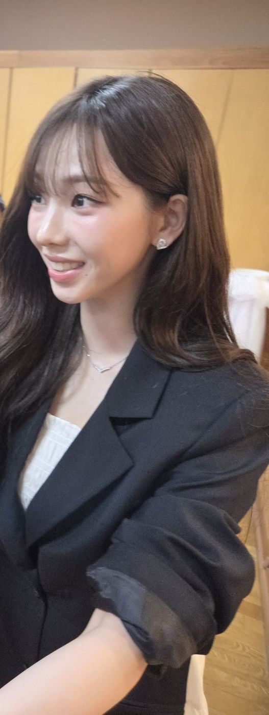 친언니 성당 결혼식 온 카리나 포착 