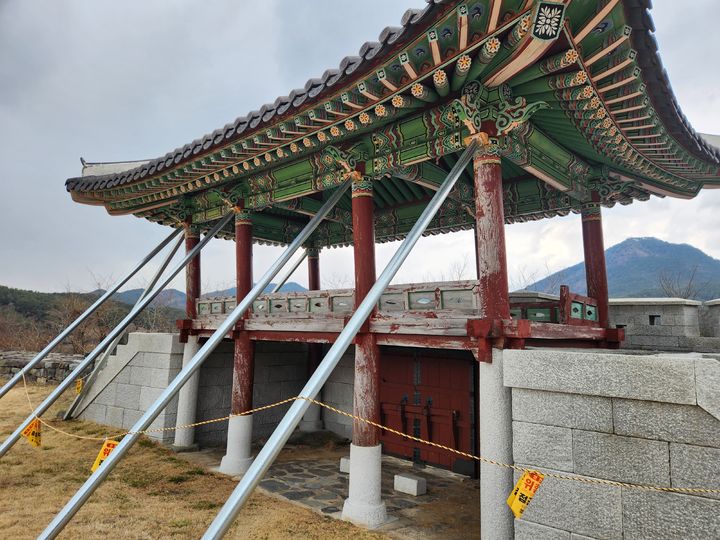 고성군, 소을비포진성 보수 사업비 긴급보수 예산 2억원 확보