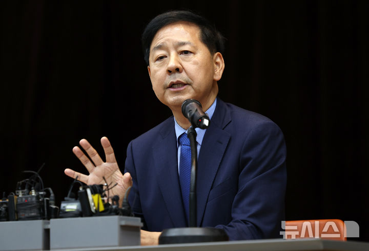 구윤철 
