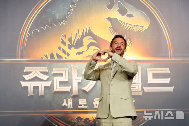 훈훈한 조나단 베일리