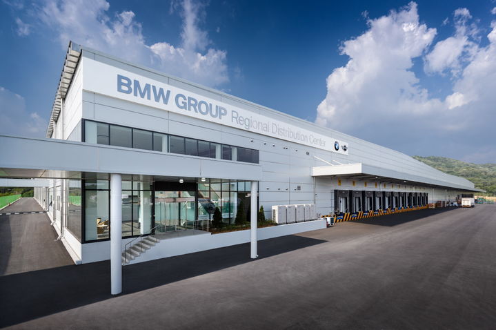 BMW가 30년간 투자한 나라, 왜 하필 한국이었을까?