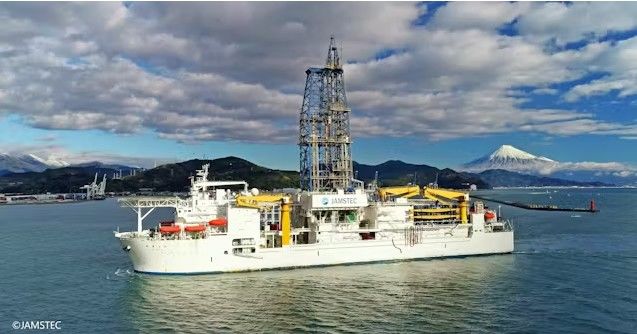 日, 세계 최초 심해서 희토류 시굴 착수