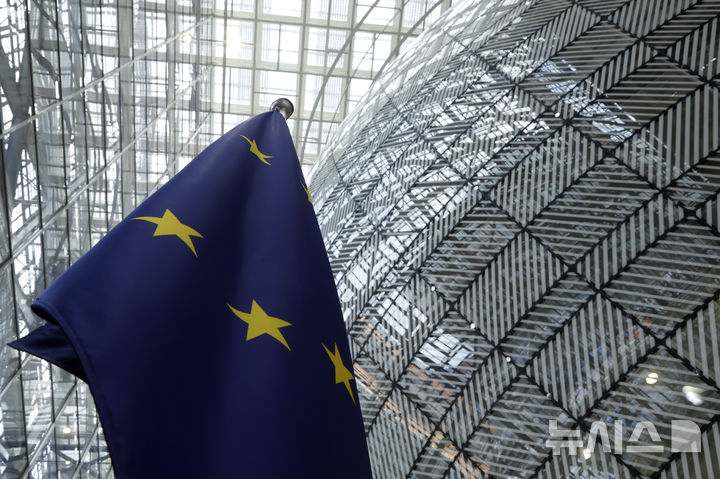 인천탐정사무소 서울탐정사무소 – “EU, 자동차 등 주요 부품 70%까지 유럽산 목표 세워” 