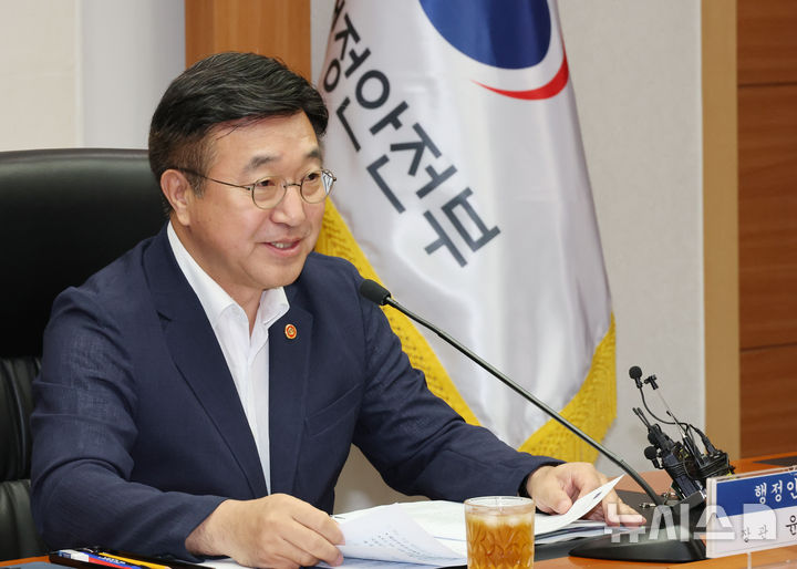 윤호중 행안장관 윤호중 행안장관