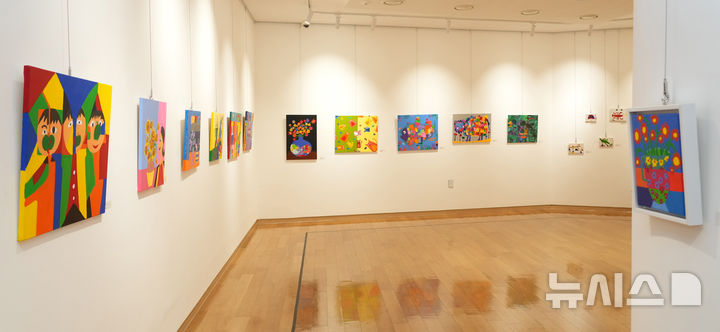BNK경남은행갤러리 '꿍짝의 그림 이야기' 22일까지 전시 BNK경남은행갤러리 '꿍짝의 그림 이야기' 22일까지 전시