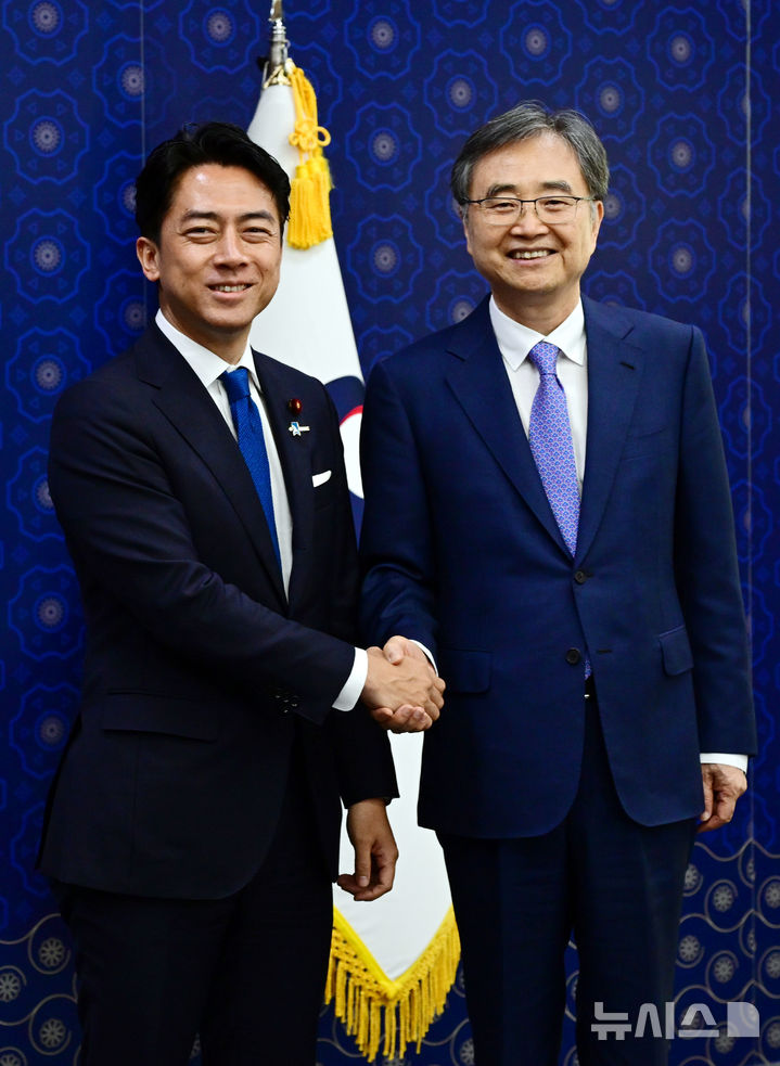日 농림상, 조현 외교에 일본 수산물 수입규제 철폐 요청 日 농림상, 조현 외교에 일본 수산물 수입규제 철폐 요청