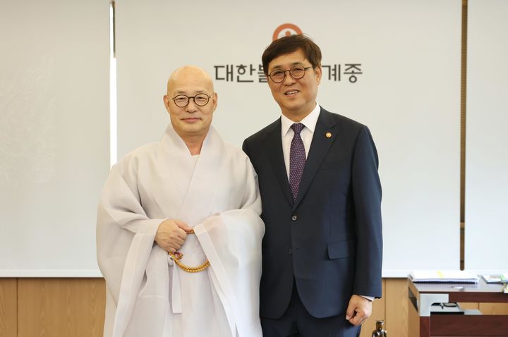 최휘영 