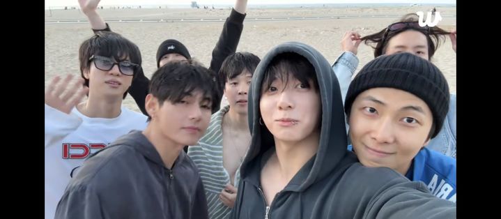 방탄소년단, 美 LA서 완전체 앨범 작업 중 